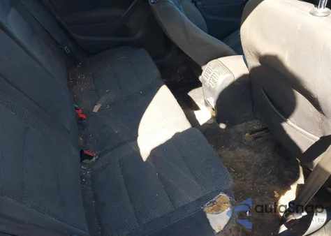 2014 Volkswagen Golf 2.5L z USA, uszkodzony, nr VIN WVWDB7AJ6EW005672